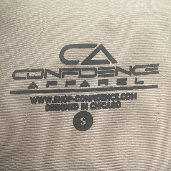 Women's Tan Trench Coat (NWT) - Picture 6 of 7